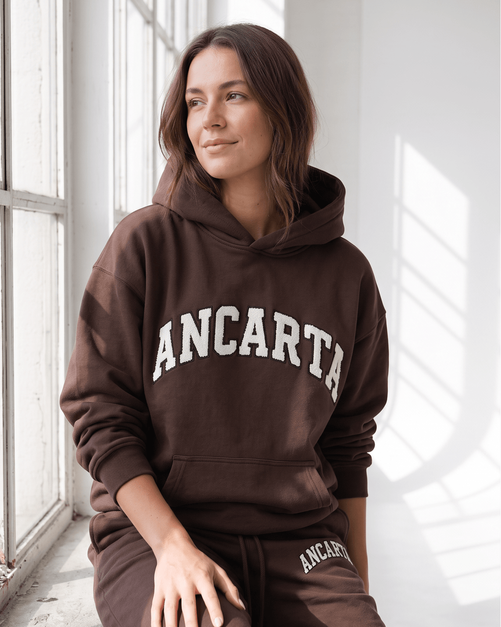 Organic Cotton Relaxed Hoodie in Chocolate – Ancarta